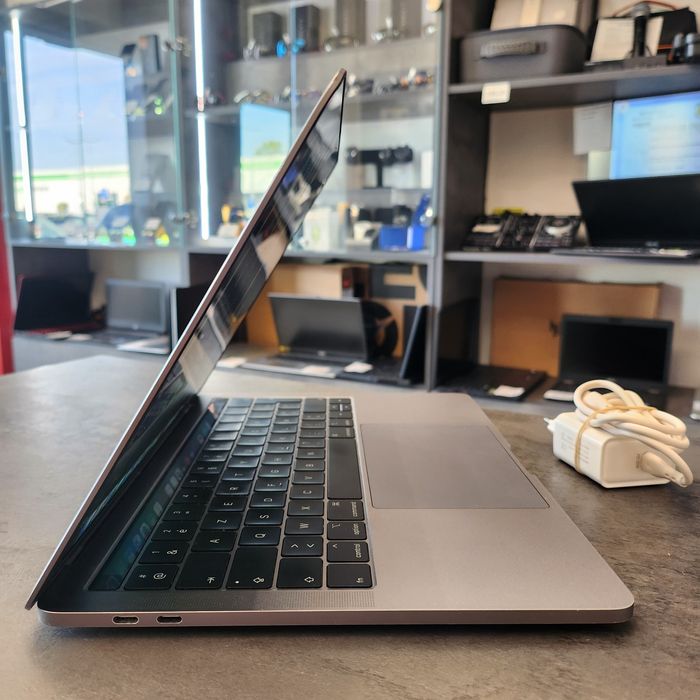 Amanet F28: Laptop MacBook PRO 2019 TOUCHBAR [L]