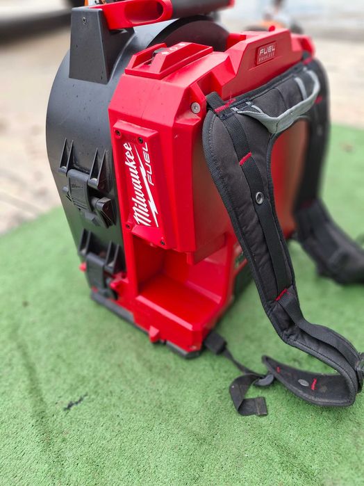 Машина за почистване на тръби и канали MILWAUKEE M18