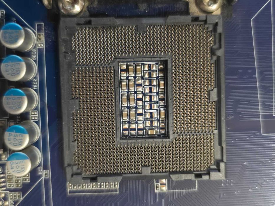 Kit Gigabyte GA-H61M-DS2, LGA1155 + Intel I3-3240 3.40GHz + 4GB DDR3 Kingston 1333MHz