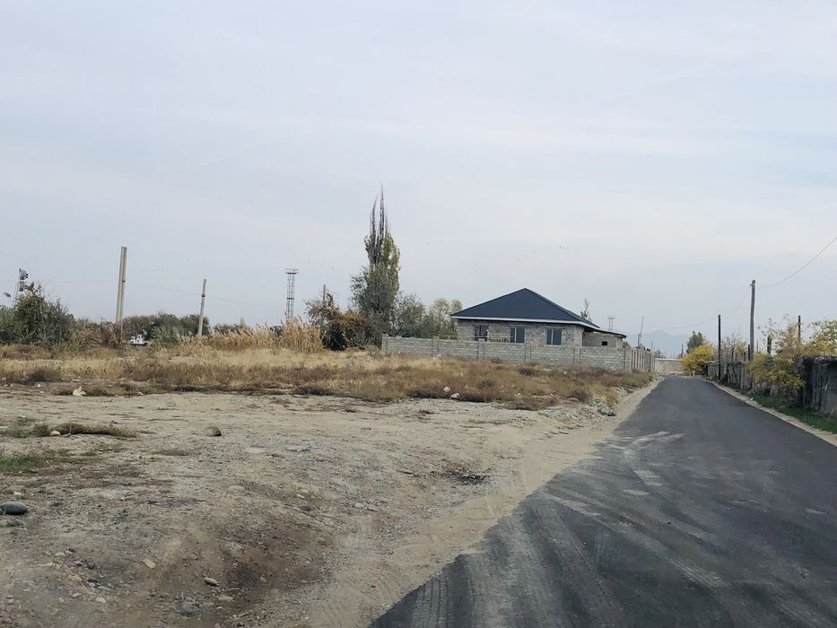 Продам участок землю.