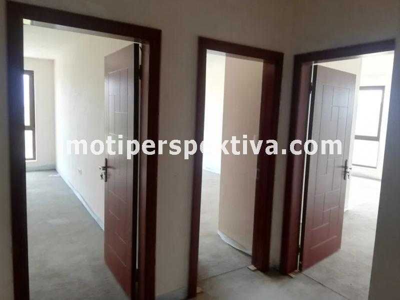 Продава се Тристаен апартамент в Пловдив, Христо Смирненски - 139 кв.м за 972 €/кв.м - Снимка #3