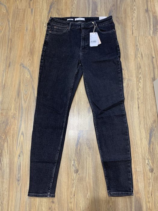 Blugi cu talie inalta