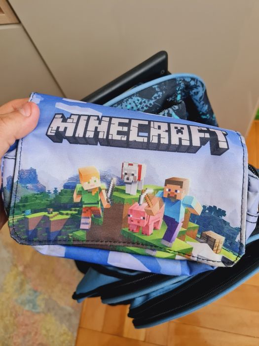 Ghiozdan troller Roll Road Soccer 33x44x17 cm, 2 kg 2 roti +penar minecraft