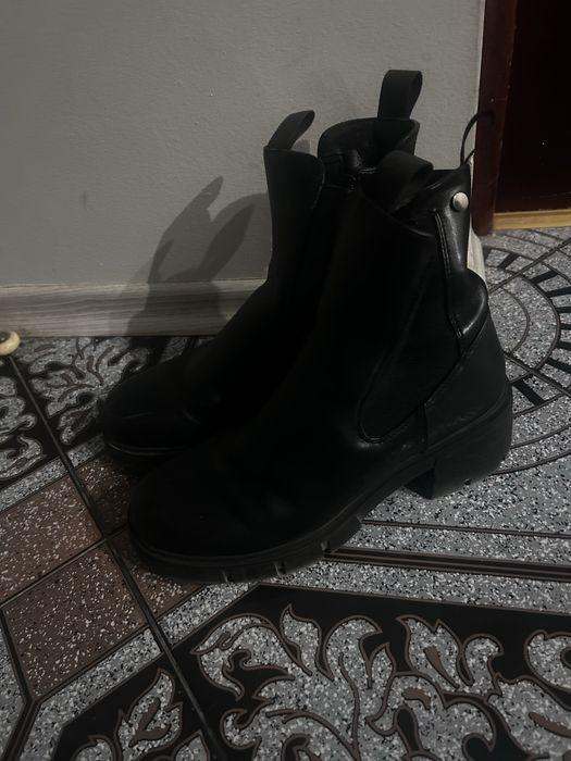 Зимни черни кубинки