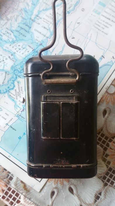 Lanterna veche din timpul războiului funcțională