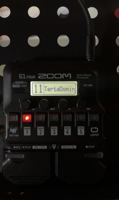 Tonuri de vioara pentru procesor Zoom G1 Four