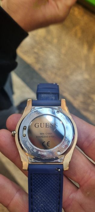 Ceas guess smartwatch