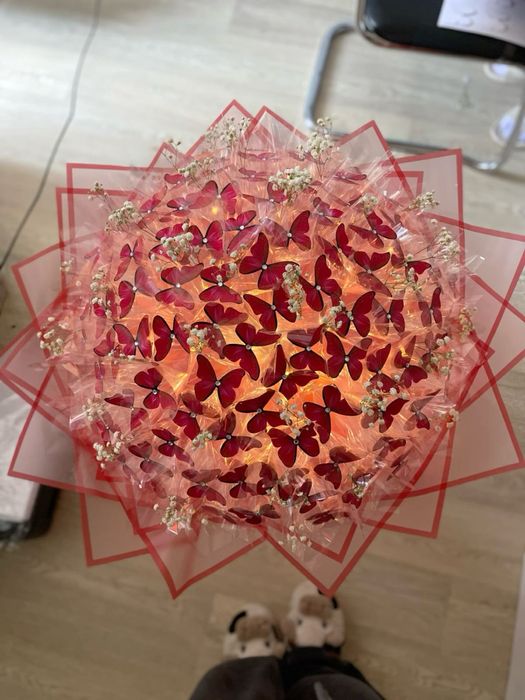 Атласные розы цветы