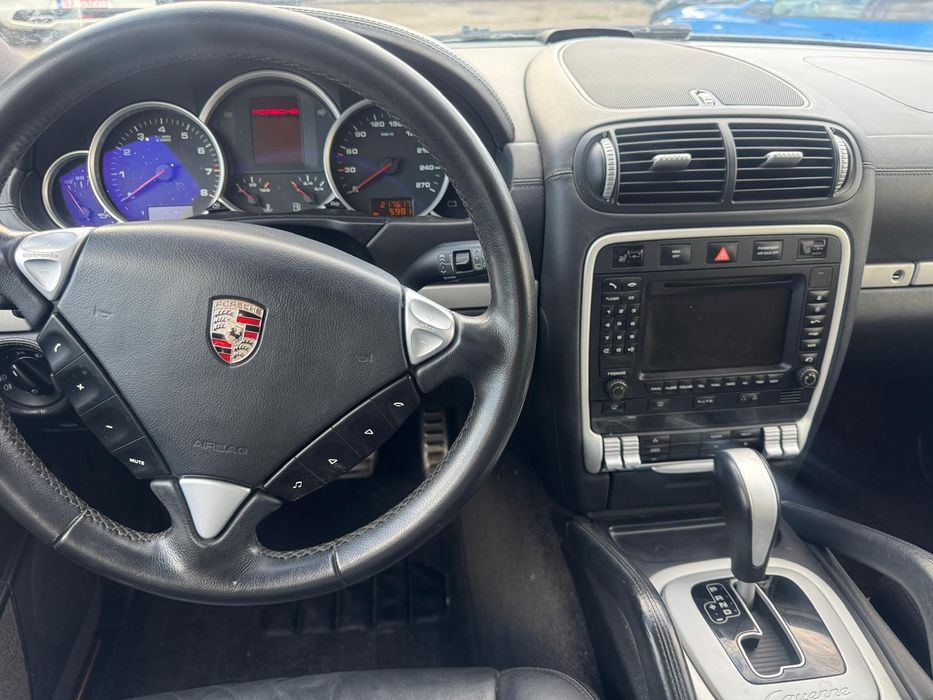 Porsche Cayenne S - doar pentru piese