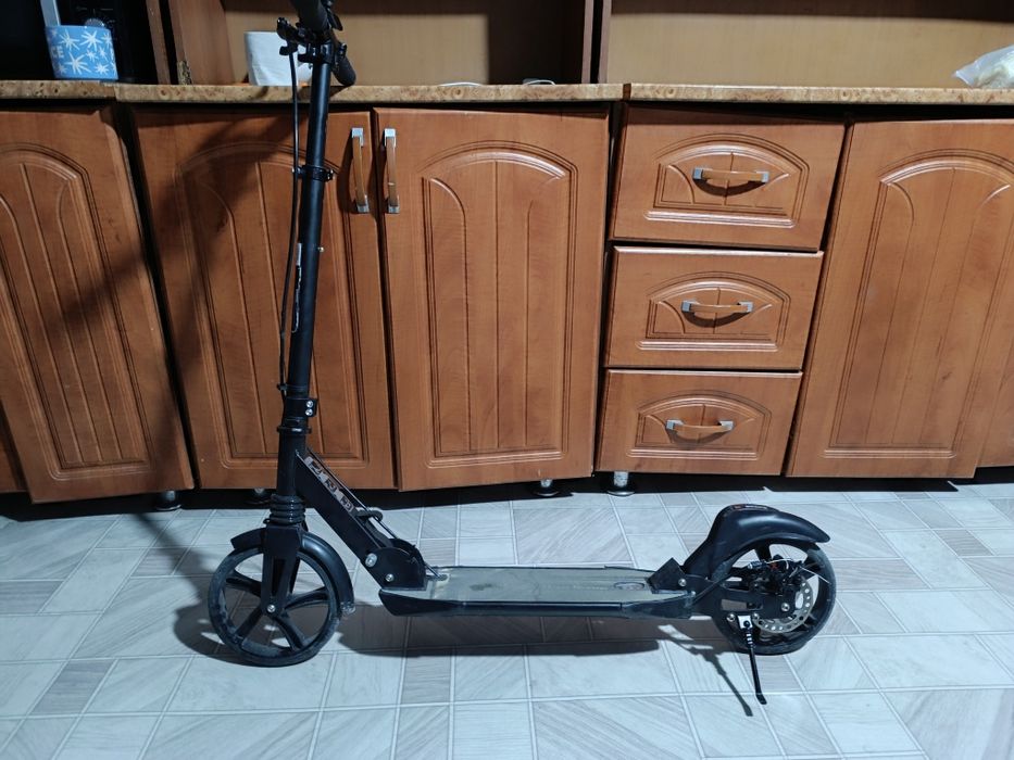 Продам самокат хороший