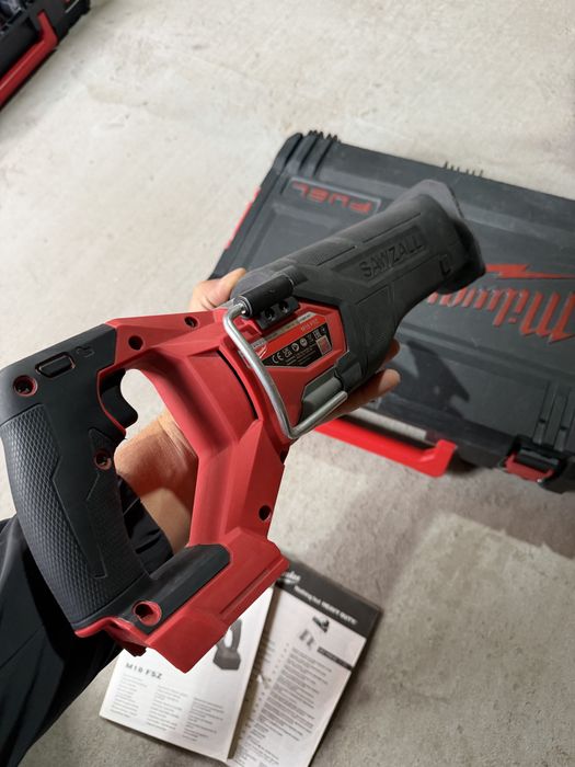 Milwaukee M18 FSZ sawzall саблен трион