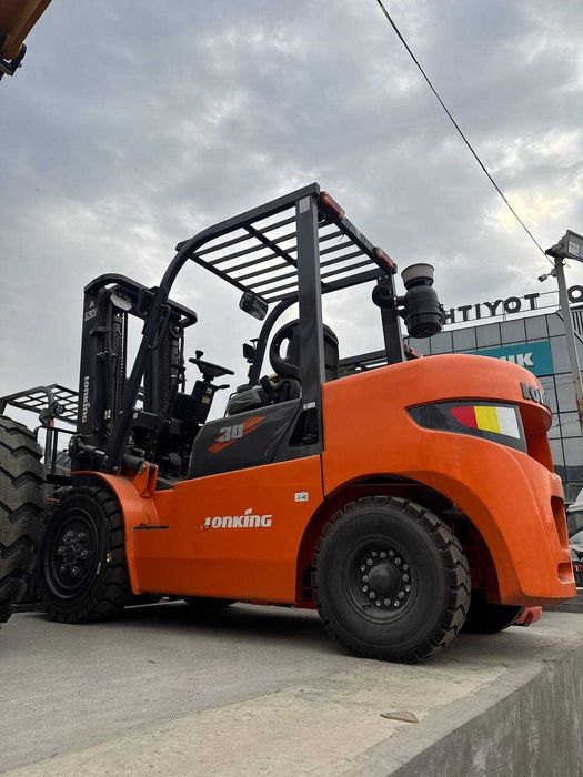 Вилочный погрузчик автокара