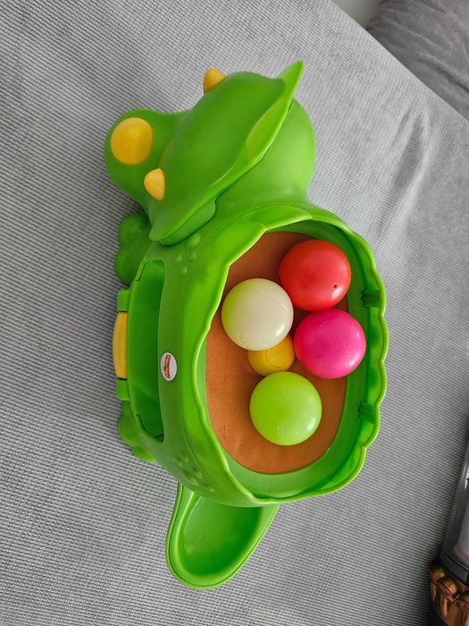 Jucarie Fisher Price pe baterii cu muzica si 4 mingii. Constanța
