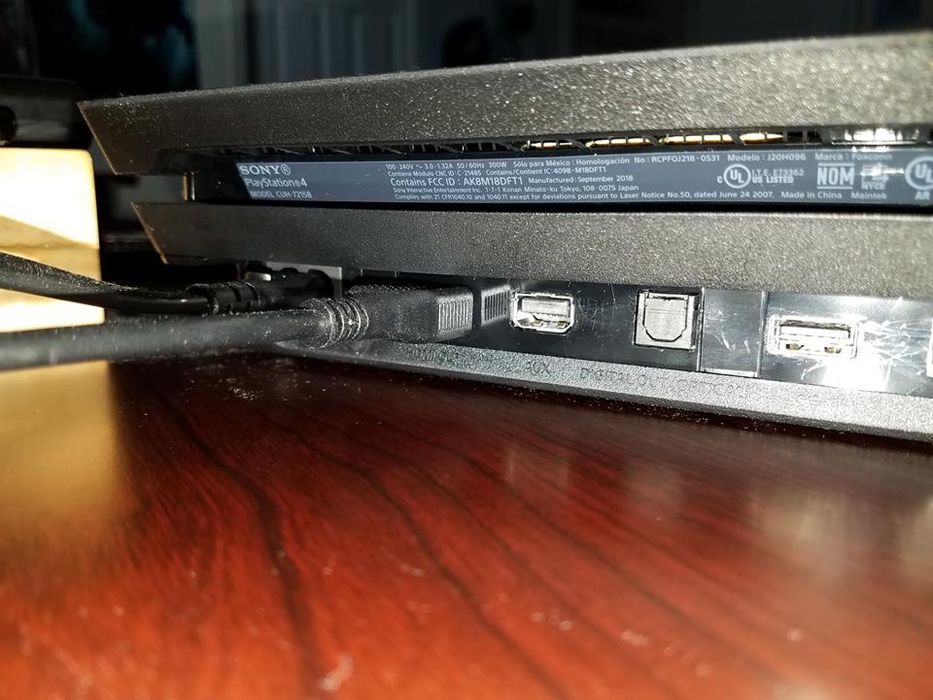 Продаю Playstation 4 pro 1tb