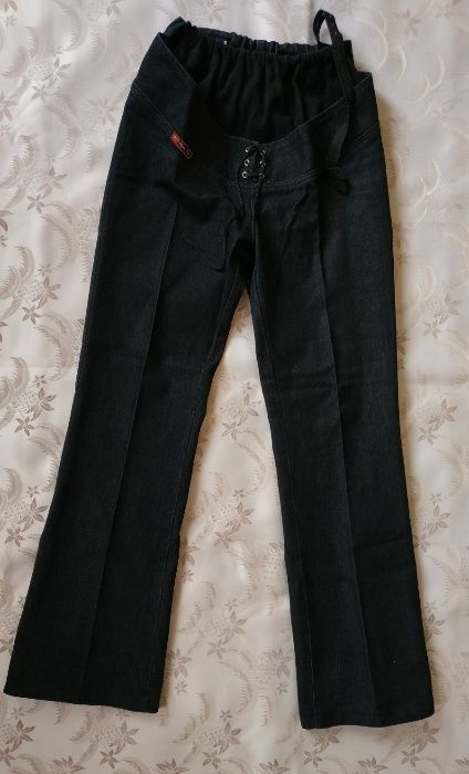 Черные джинсы для стройных беременных