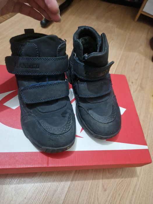 Продам детские ботинки