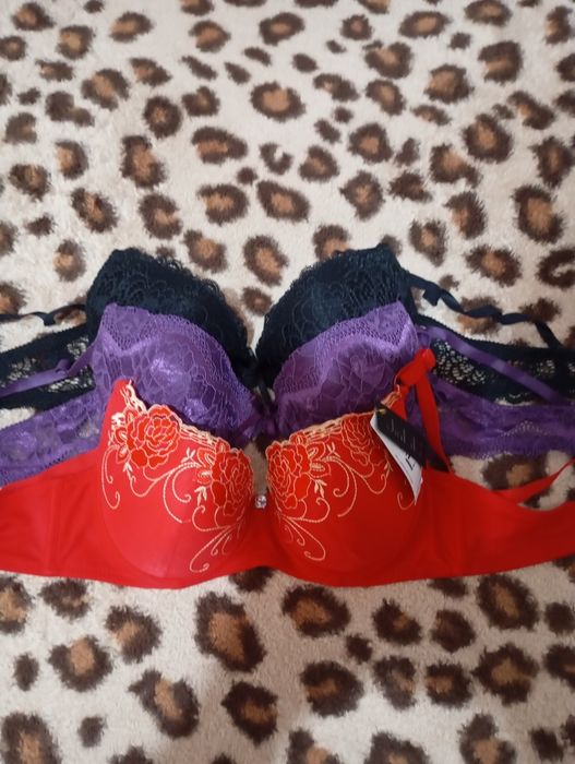 Бюстгальтер, цена 2000 ТГ.