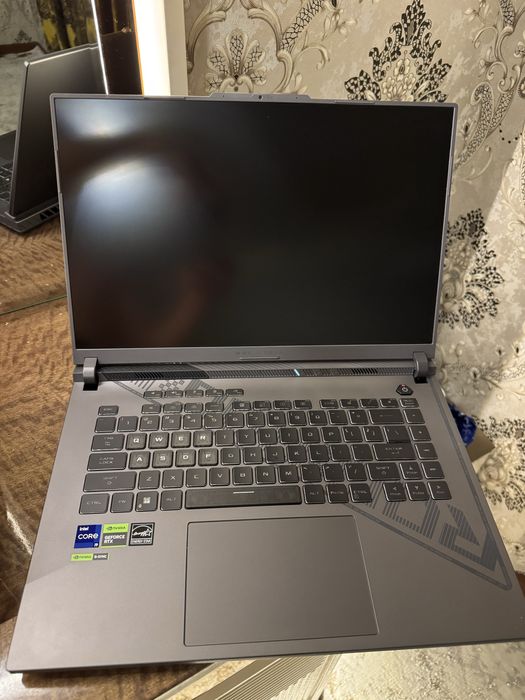 Asus rog strix G16 G614J (i9 13th / RTX 4060 / 2.5K 240Hz)