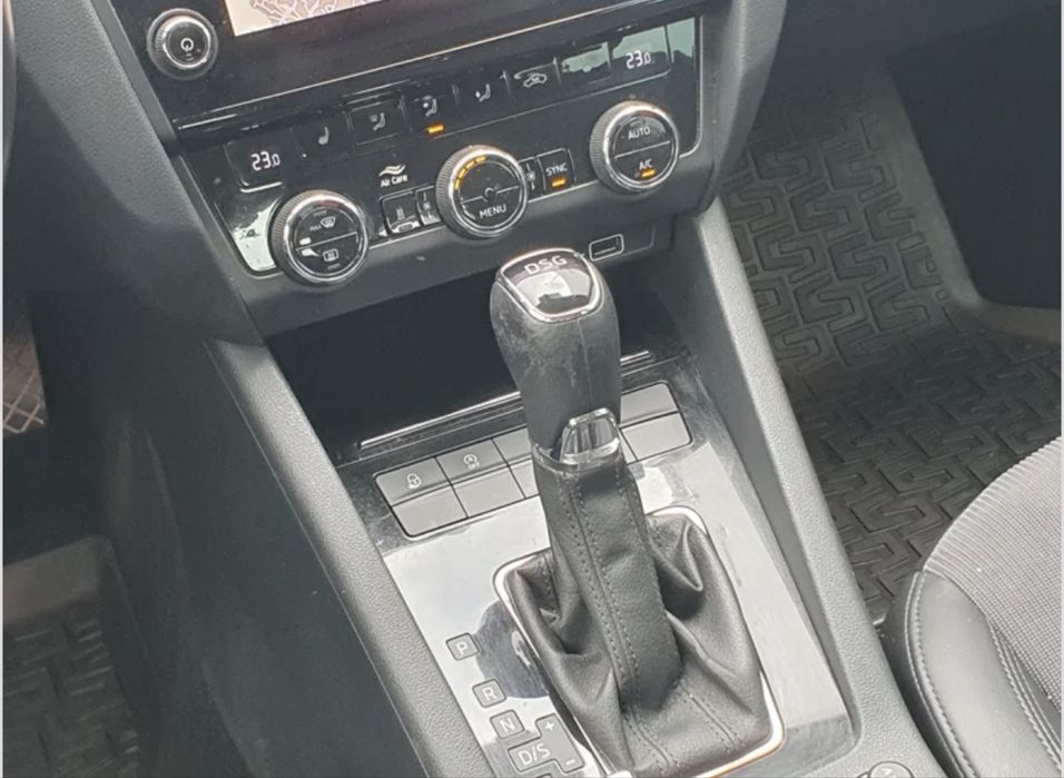 Шкода Октавия 2020г с всички екстри за модела