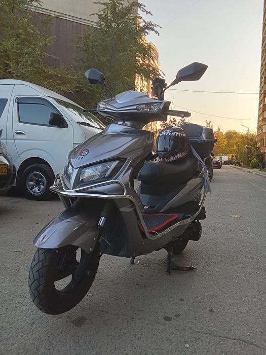 Продам мопед м8 x7