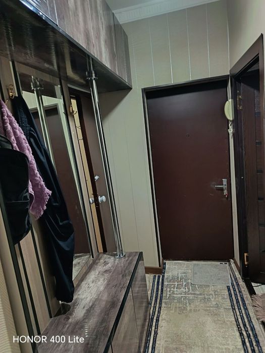 Yashnobod Kadeshva bozori 1 xonali uy i srochna sotiladi