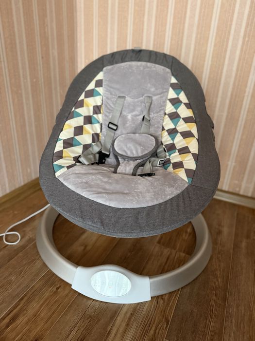 Шезлонг качалка в хорошем состоянии