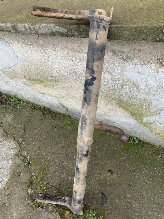 Продавам не оборудван теглич