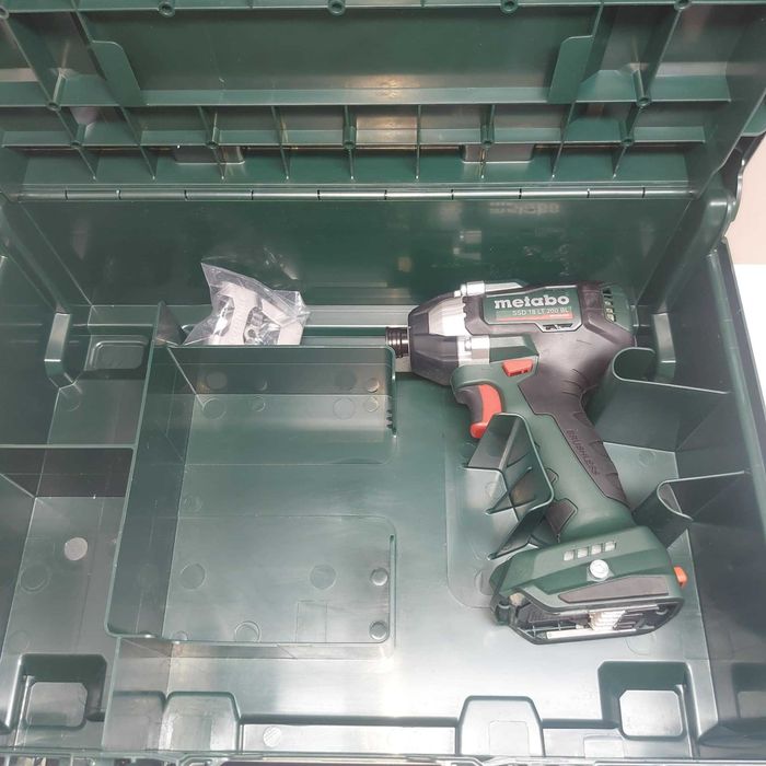 Мощен безчетков импакт Metabo SSD 18 LT 200 BL