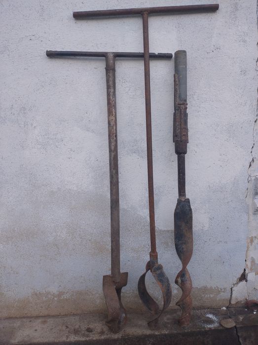 Burghiu manual pt pământ