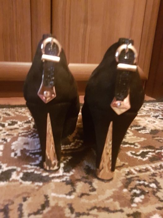 Продам новые туфли.