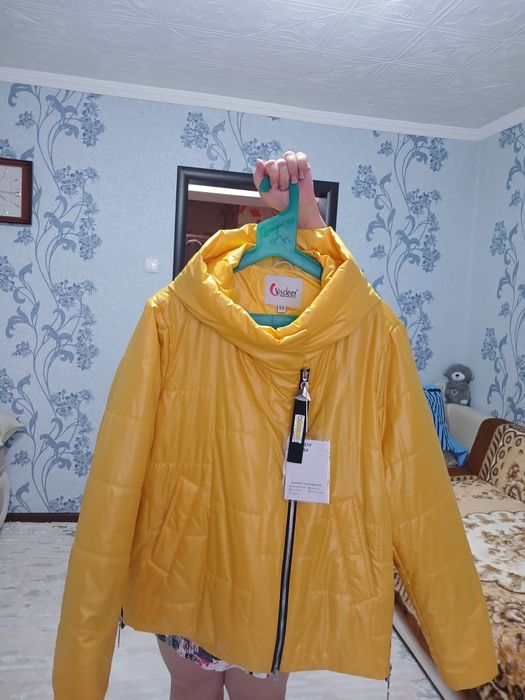 Продам куртку новую