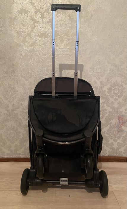 Продам Детская Коляска. Складывается . Оригинал