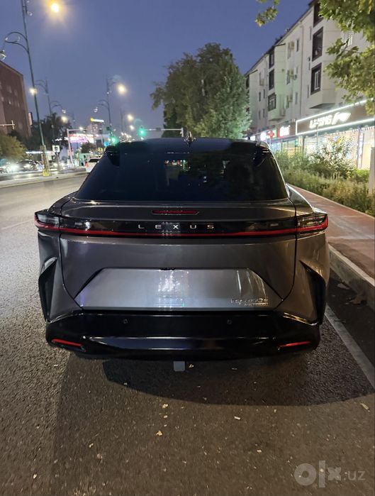 В продаже: Lexus RZ 450e Premium AWD