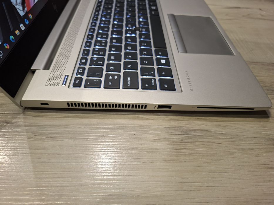 Hp  EliteBook 840 G5-i5 8350u/16гб/256гб м.2 nvme/Подсветка