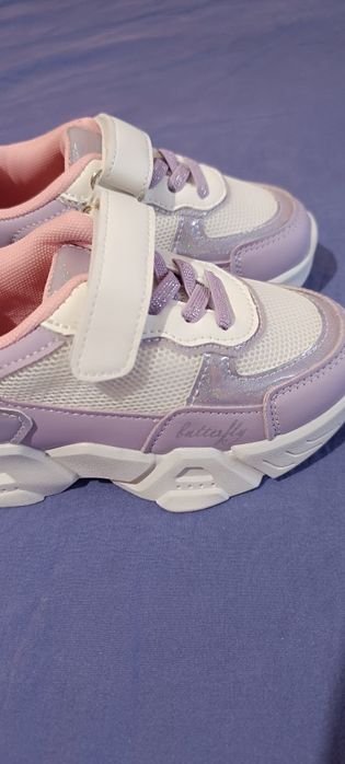 Нови красиви маратонки за момиче номер 27