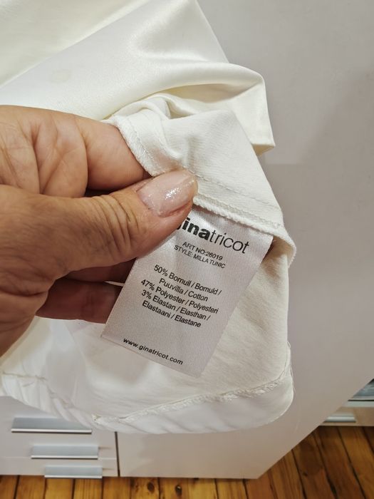 Бяла къса рокля Gina Tricot/42L