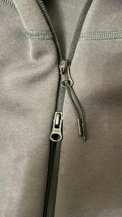 Nike tech fleece grey