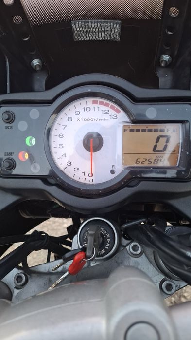 Vând kawasaki versys