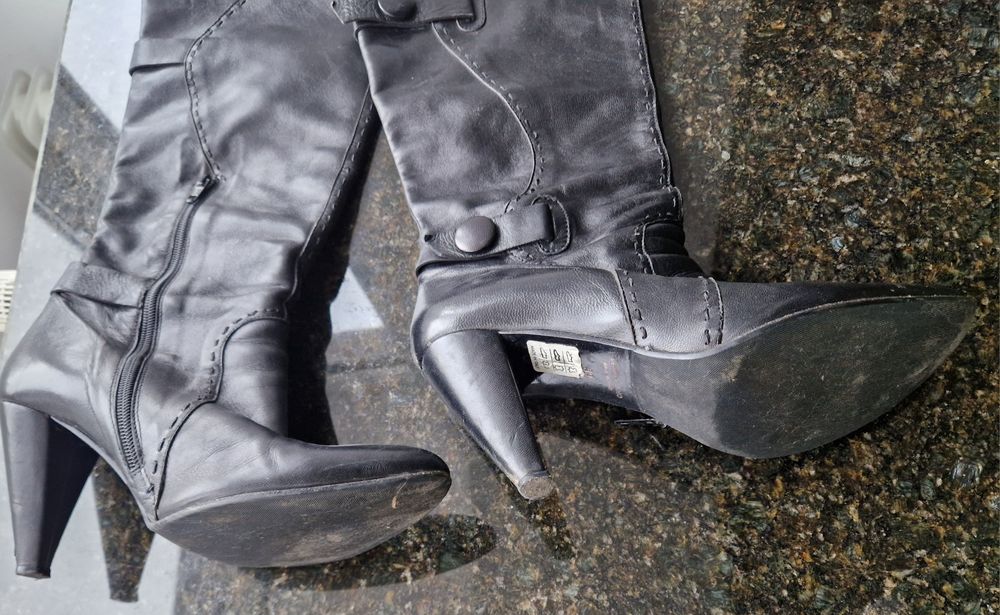 Cizme din piele naturală
Made in Italy.