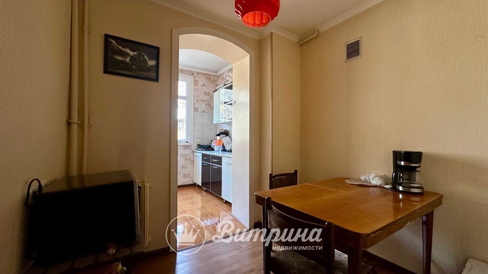 Подается 2-х комнатная около метро Космонавты