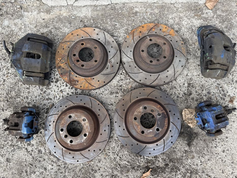 Вентилирани спирачни дискове с апарати от БМВ 3.5д/BMW 3.5d