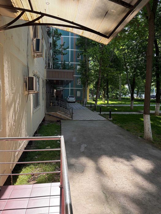 Сдается в аренду трехкомнатный офис на Нукусской, 57