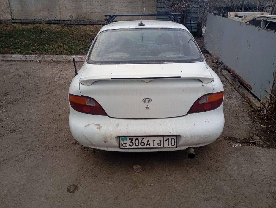 Продам хундай лантра 1995 года
