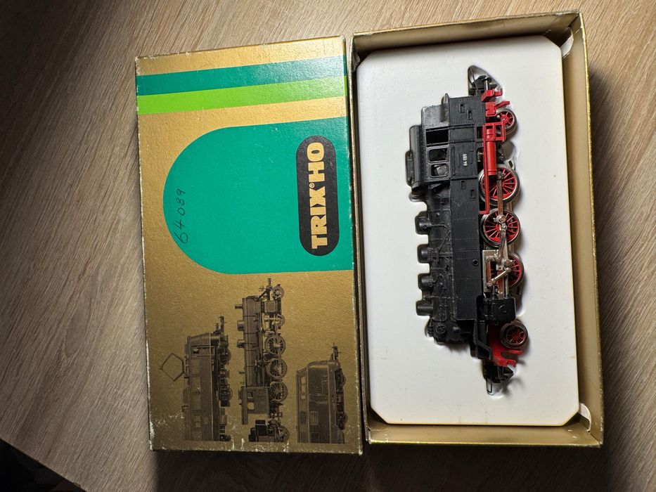Locomotiva cu abur Trix Express BR64 089 H0