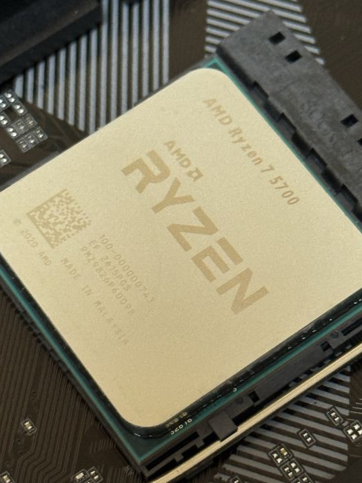 Процессор AMD Ryzen 7 5700 8 ядер 16 потоков