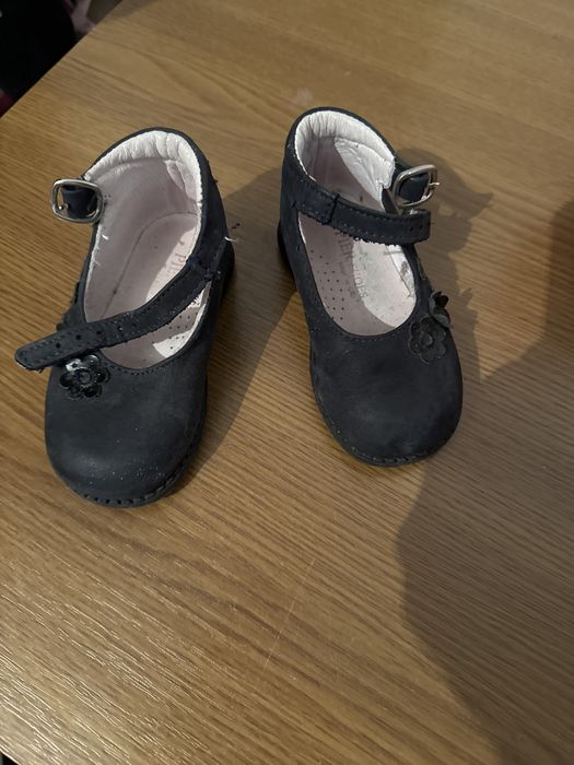 Ghetute si sandalute  fete