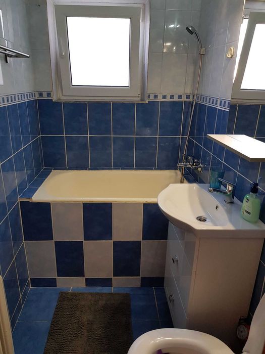 Inchiriez camera in apartament de 3 camere pentru un baiat - SUD