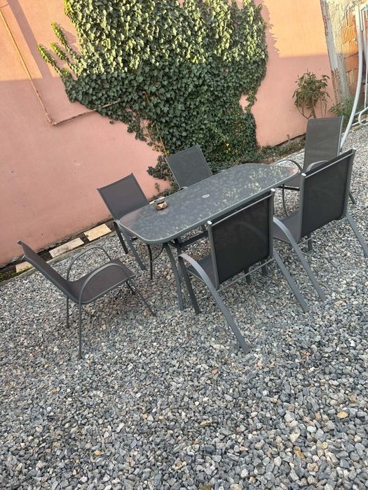 Masa de gradina.