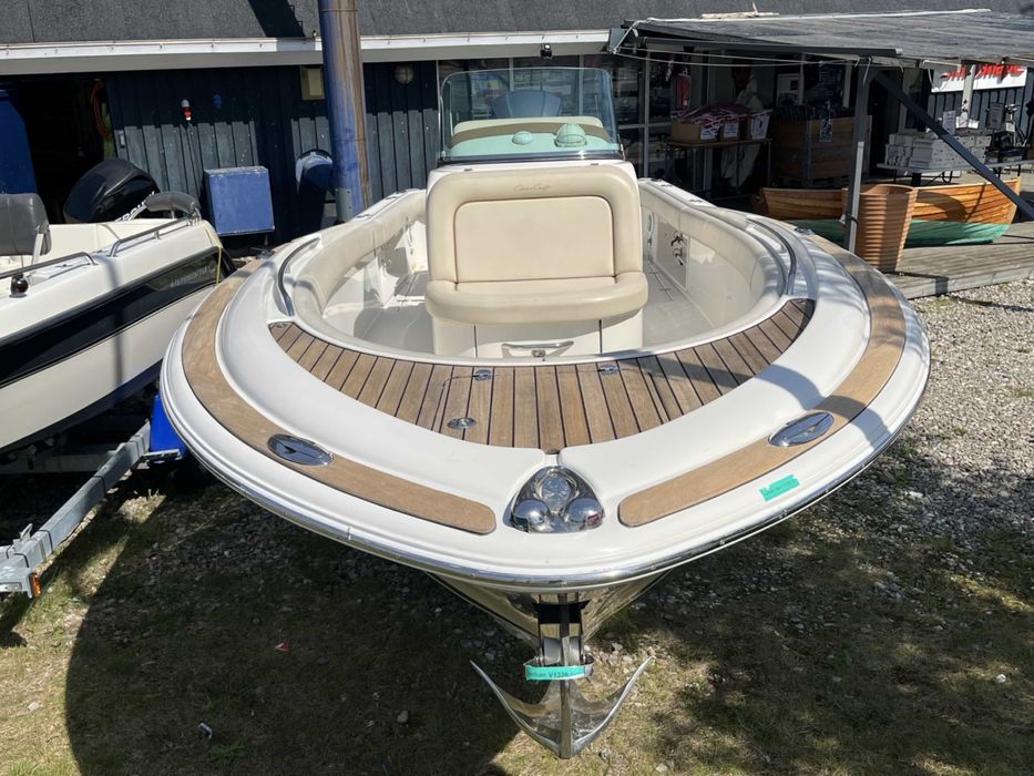 Ambarcatiune agrement Chris Craft 23 Catalina cu yamaha 350hp 80h