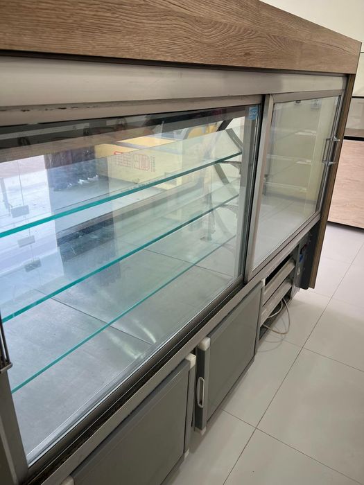 Холодильник витрина